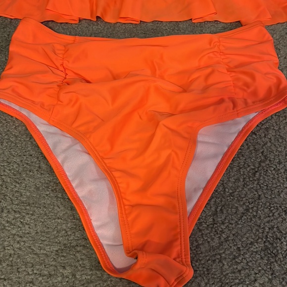 Women’s bathing suit size large - Picture 3 of 7